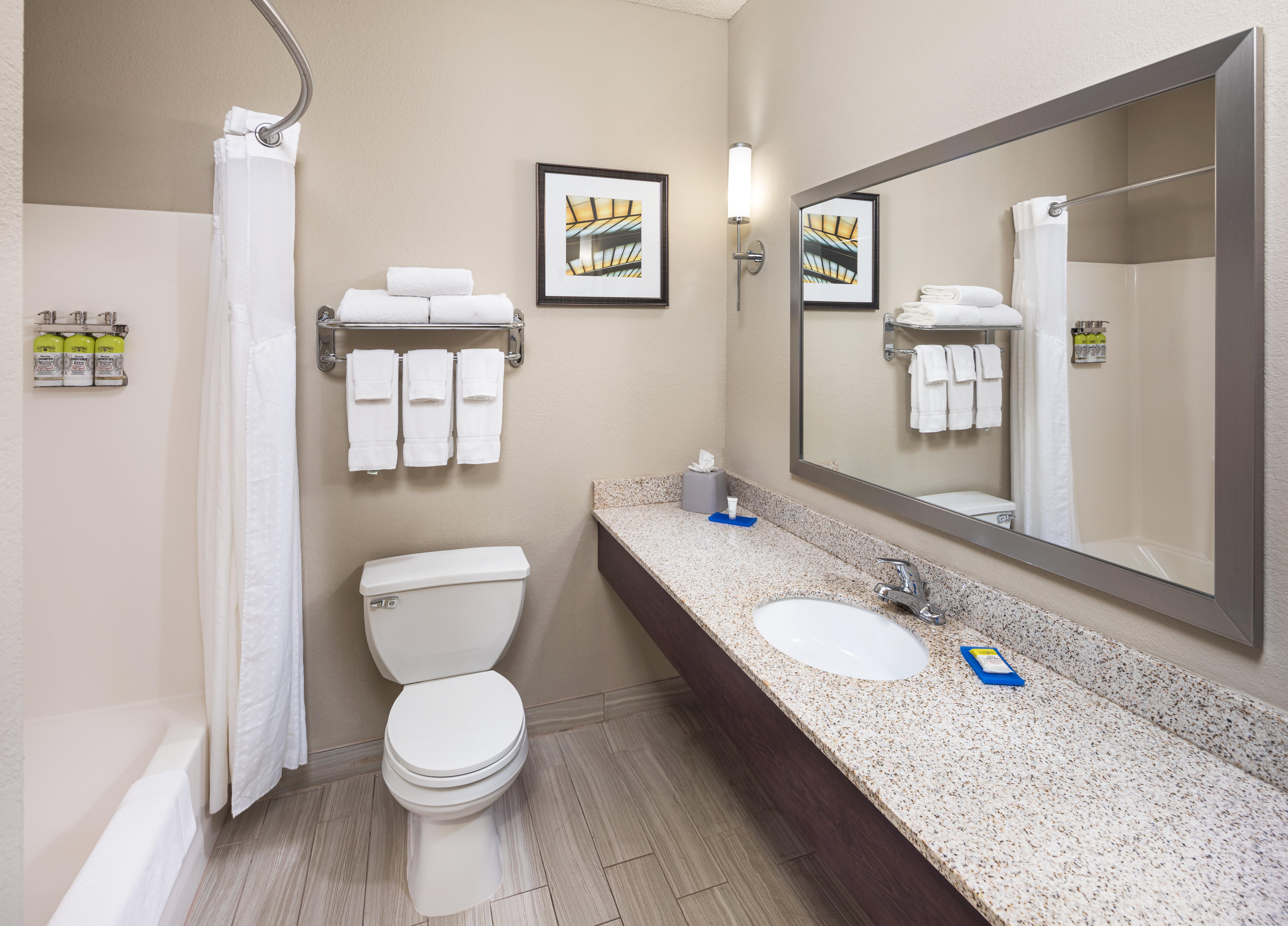 Holiday Inn Express Hotel & Suites Minneapolis - Minnetonka By Ihg Exterior photo